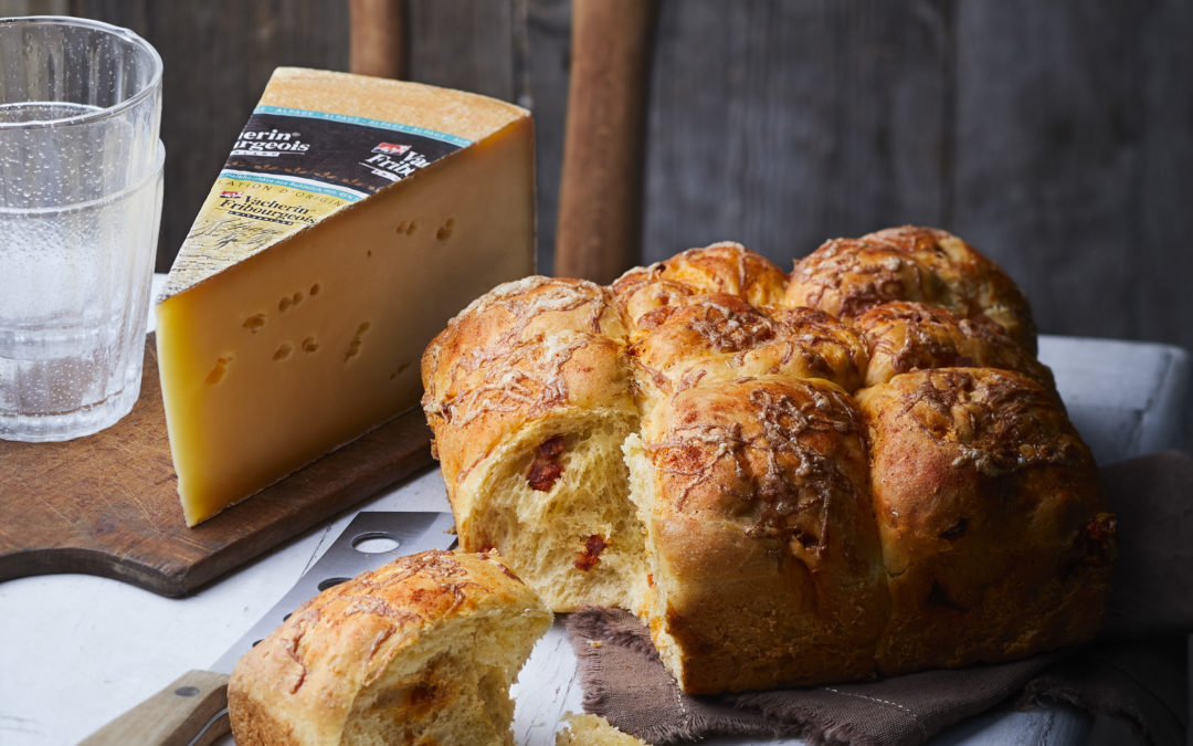 Brioche au Vacherin Fribourgeois AOP gratiné et au chorizo