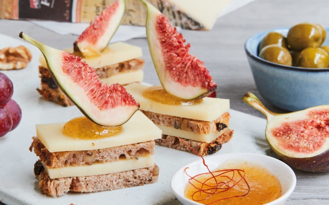 Walnussbrot mit Feigen und Vacherin Fribourgeois AOP